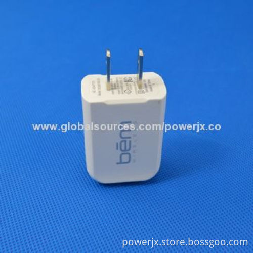 Wall-mounted American and European 2p 5V 1A Travel Adapter